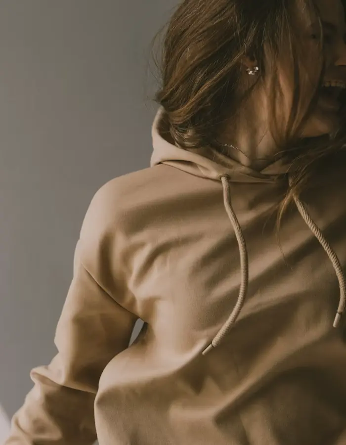 Bộ sưu tập Casual Chic — trang phục thường ngày tông trung tính